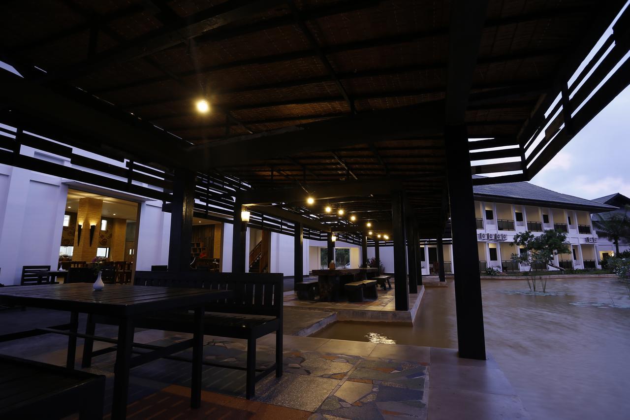 Kahyangan Resort Singkawang Extérieur photo