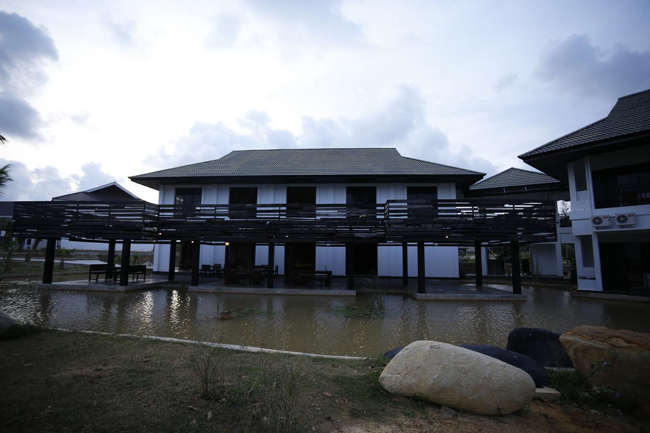 Kahyangan Resort Singkawang Extérieur photo